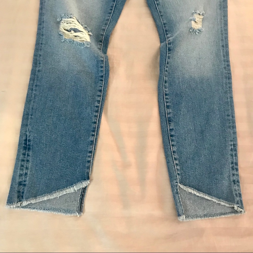 NEW William Rast Distressed Jeans - Picture 6 of 8